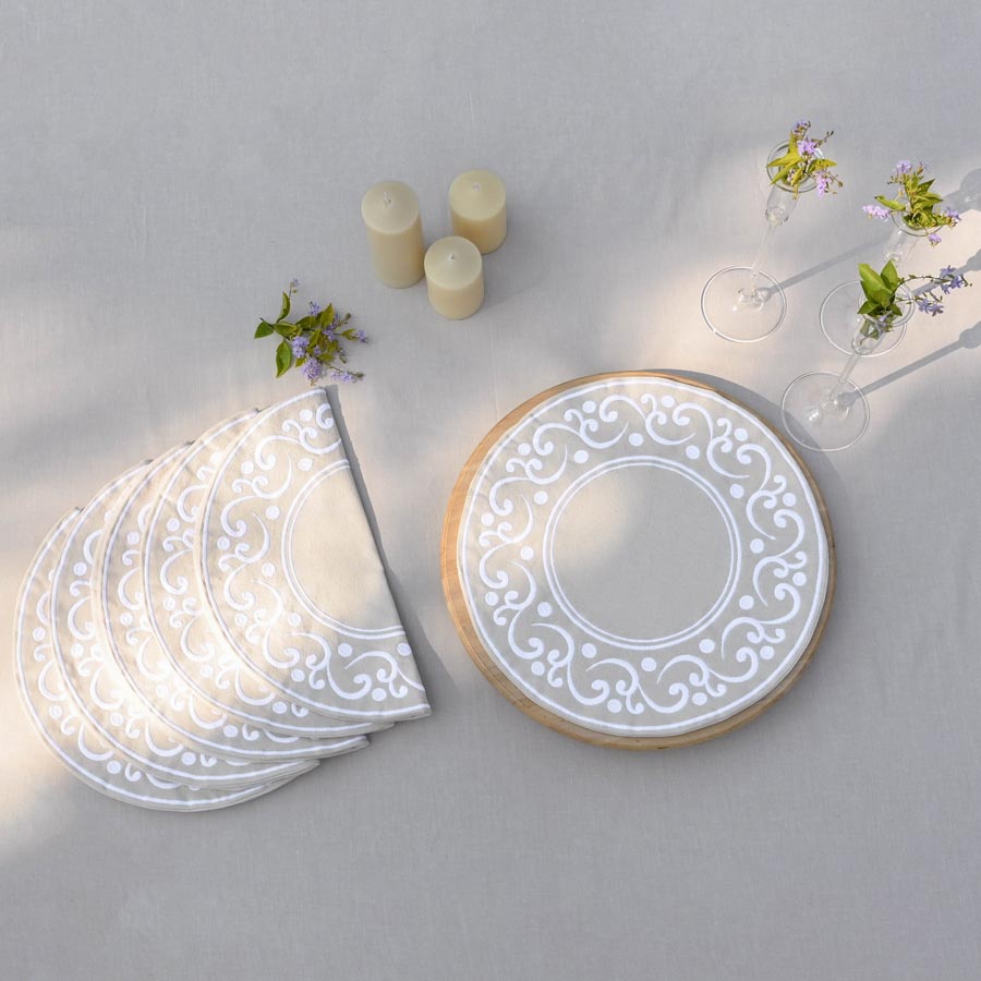 Royal Waves Placemats Set