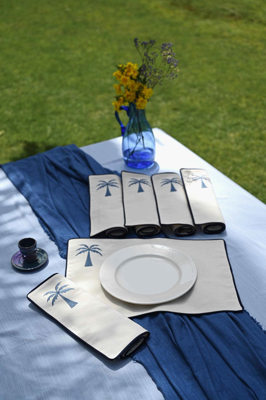 Blue Palm Placematss Set
