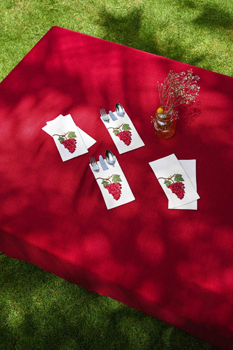 Grapevine Cutlery Sleevess Set