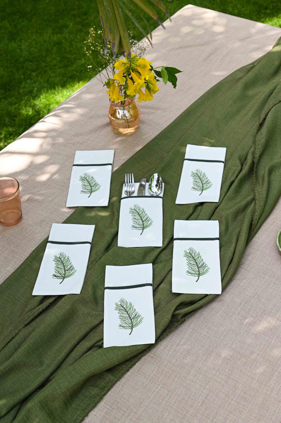 Spring Leaf Cutlery Sleevess Set