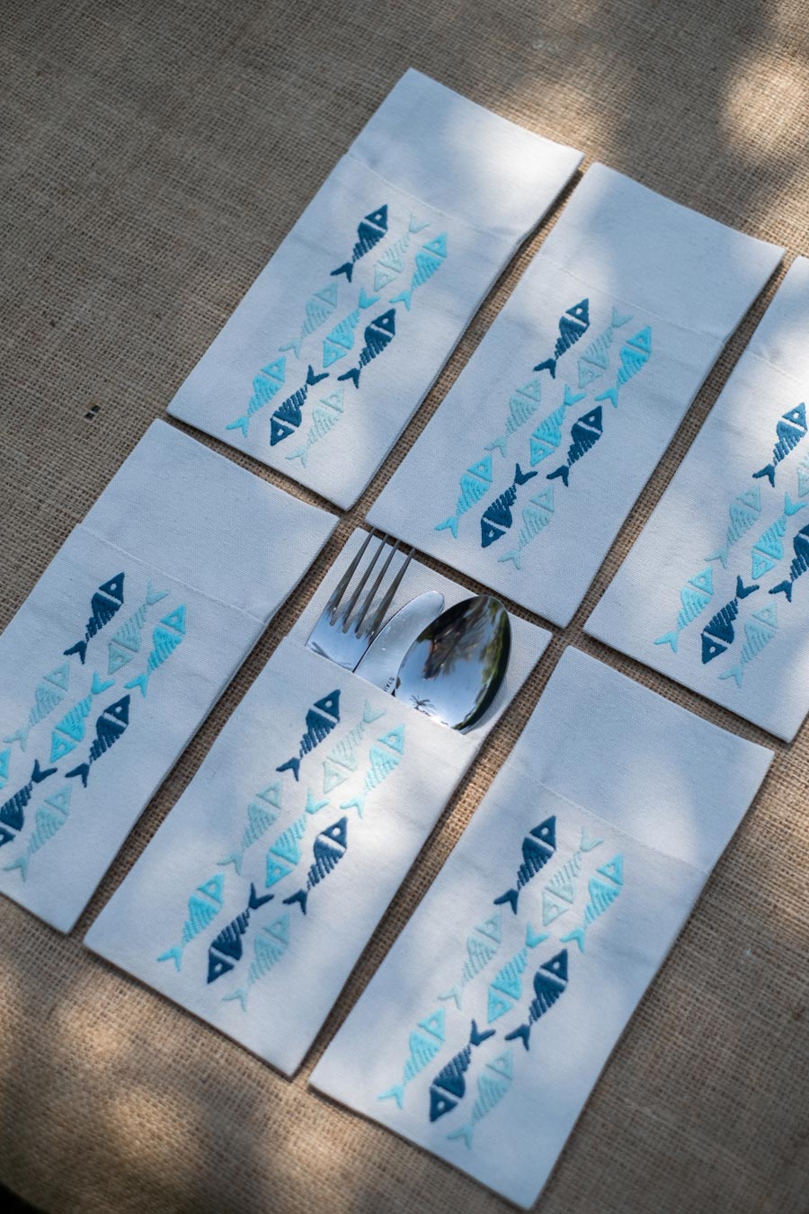 Flowing Fish Cutlery Sleevess Set