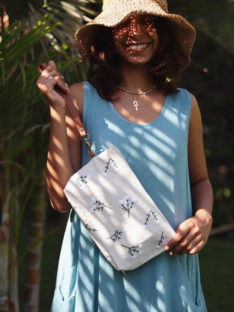 White Rose Pouch