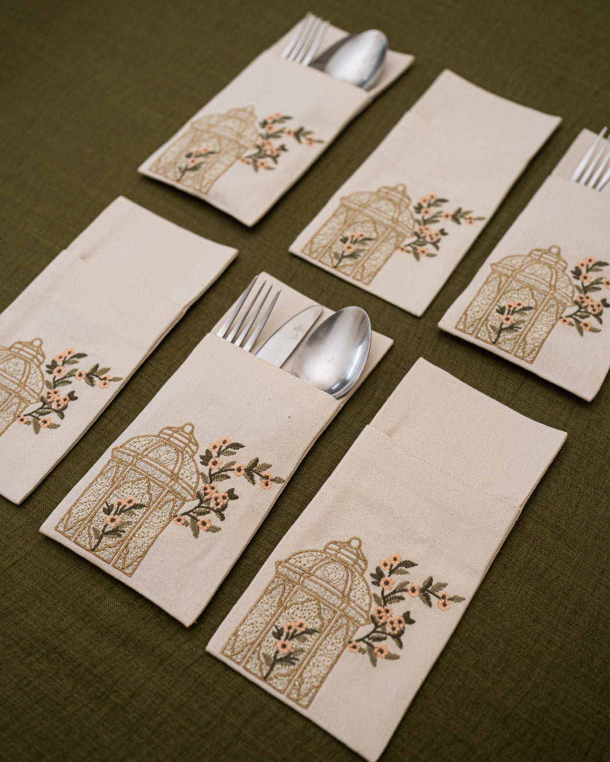 Blooming Lantern Cutlery Sleeves Set