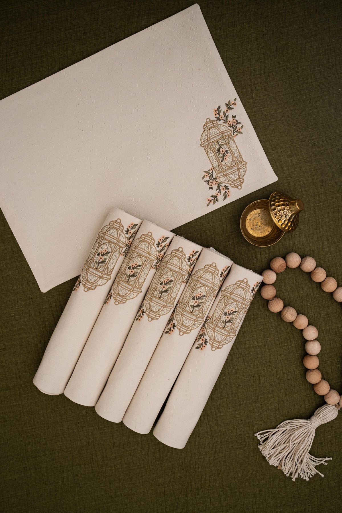 Blooming Lantern Placemats Set